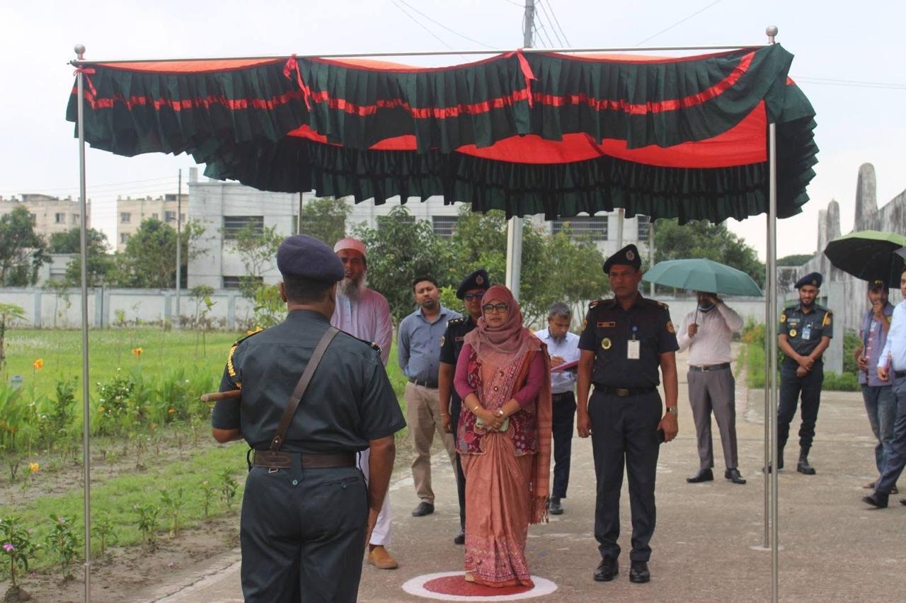 সংযুক্ত ছবি